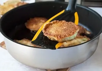 Смажені кабачки в клярі - рецепт з покроковими фото (що приготувати з кабачків) Смажені кабачки в клярі - рецепт з покроковими фото