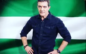 Майлі сайрус зірвала власне весілля через гроші () Майлі сайрус зірвала власне весілля через гроші