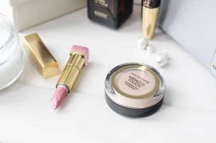 Max factor тональна основа miracle touch, a l i n d i a r y