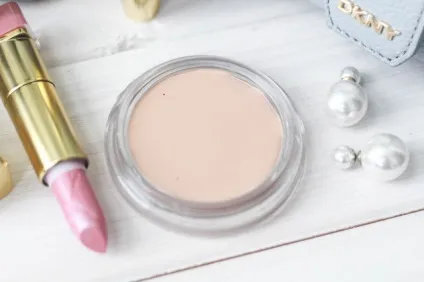 Max factor тональна основа miracle touch, a l i n d i a r y