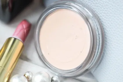 Max factor тональна основа miracle touch, a l i n d i a r y