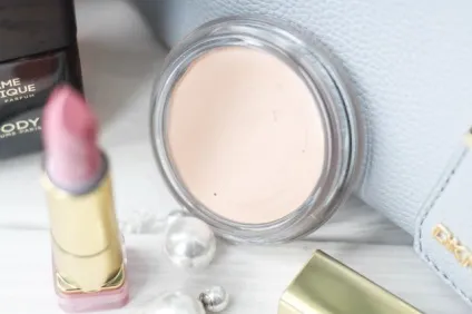 Max factor тональна основа miracle touch, a l i n d i a r y