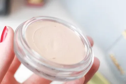 Max factor тональна основа miracle touch, a l i n d i a r y