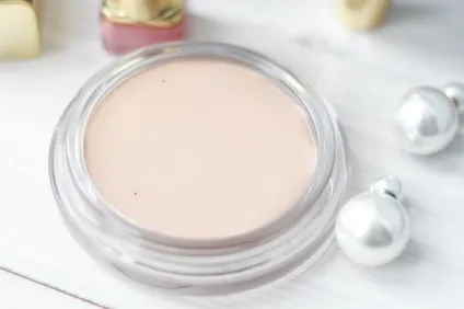 Max factor тональна основа miracle touch, a l i n d i a r y