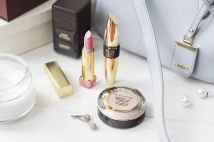 Max factor тональна основа miracle touch, a l i n d i a r y