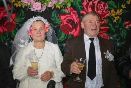 Золоте весілля сценарій в домашніх умовах для батьків (весілля) Золоте весілля сценарій в домашніх умовах для батьків