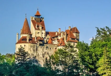 10 Старовинних замків, в яких до цих пір хтось живе (яких) 10 Старовинних замків, в яких до цих пір хтось живе