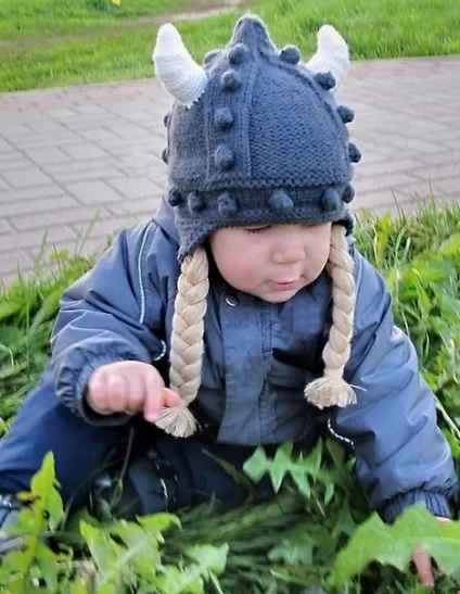 А мені бабуся зв'язала