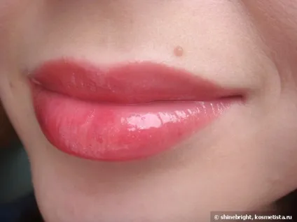 Блиск для губ revlon super lustrous lip gloss в відтінках 205, 210, 215, 225, 235, 240, 255 відгуки (Свотч) Блиск для губ revlon super lustrous lip gloss в відтінках 205, 210, 215, 225, 235, 240, 255 відгуки
