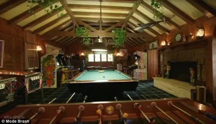 Багато жити не заборониш як виглядає особняк власника playboy вартістю 200 млн доларів - (виглядає) Багато жити не заборониш як виглядає особняк власника playboy вартістю 200 млн доларів -
