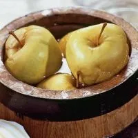 Чим корисні мочені яблука