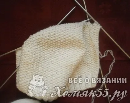 Чепчик для новонародженого спицями (в'язаний чепчик) Чепчик для новонародженого спицями