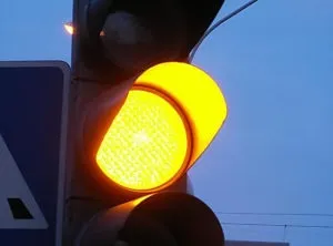 Що означає миготіння жовтого сигналу світлофора (світлофора) Що означає миготіння жовтого сигналу світлофора