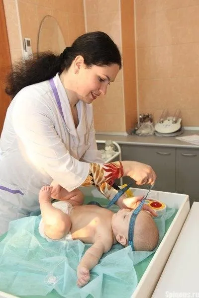 Що дивиться невролог в перший місяць і як це відбивається на житті малюка