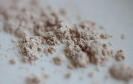 Clinique - blended face powder and brush - 08 (powder) Clinique - blended face powder and brush - 08