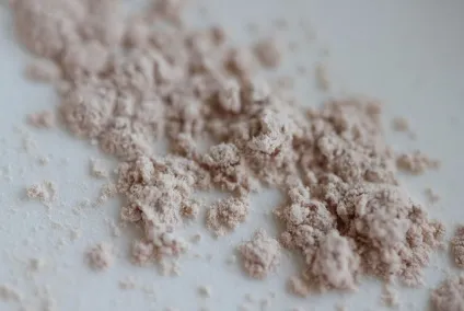 Clinique - blended face powder and brush - 08 (powder) Clinique - blended face powder and brush - 08