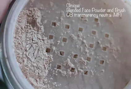 Clinique - blended face powder and brush - 08 (blended) Clinique - blended face powder and brush - 08