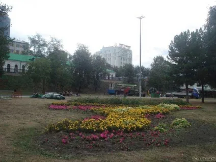 Квіти в Запоріжжі фотографії клумб, ekb-grad (вздовж набережної Исети) Квіти в Запоріжжі фотографії клумб, ekb-grad
