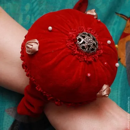 Робимо игольниц-браслет за сорок хвилин - ярмарок майстрів - ручна робота, handmade (дерев'яний диск) Робимо игольниц-браслет за сорок хвилин - ярмарок майстрів - ручна робота, handmade
