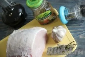 Домашня курка в рукаві в духовці - готуємо покроково з фото