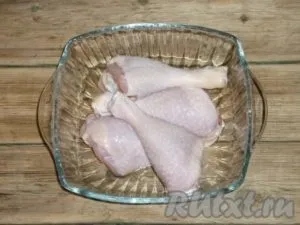 Домашня курка в рукаві в духовці - готуємо покроково з фото