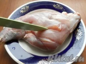 Домашня курка в рукаві в духовці - готуємо покроково з фото