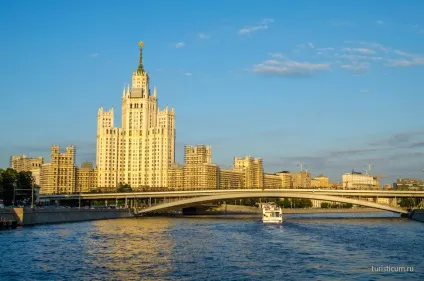 Екскурсія по москві-річці або річкова прогулянка на теплоході (причалу «Київський вокзал») Екскурсія по москві-річці або річкова прогулянка на теплоході