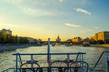 Екскурсія по москві-річці або річкова прогулянка на теплоході (причалу «Київський вокзал») Екскурсія по москві-річці або річкова прогулянка на теплоході