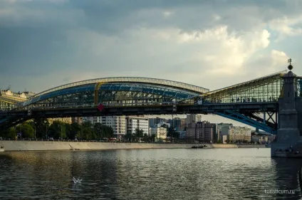 Екскурсія по москві-річці або річкова прогулянка на теплоході (теплоході) Екскурсія по москві-річці або річкова прогулянка на теплоході