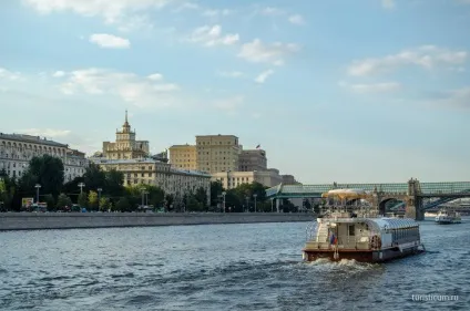 Екскурсія по москві-річці або річкова прогулянка на теплоході (причалу «Київський вокзал») Екскурсія по москві-річці або річкова прогулянка на теплоході