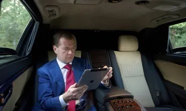 Йому дадуть піти на зльоті »(піти) Йому дадуть піти на зльоті »
