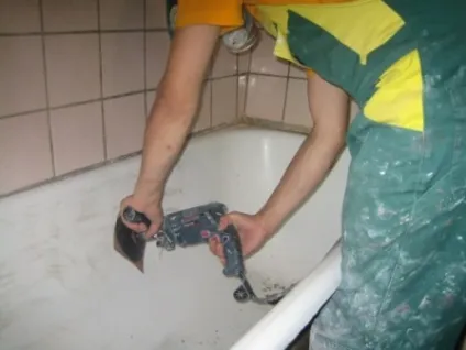 Емалювання ванни своїми руками докладна інструкція та поради від майстрів (перед нанесенням емалі) Емалювання ванни своїми руками докладна інструкція та поради від майстрів
