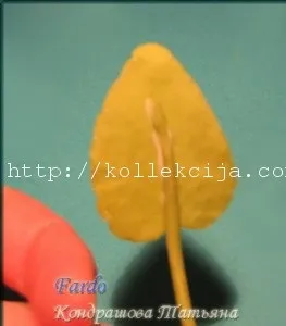Фіалка з полімерної глини
