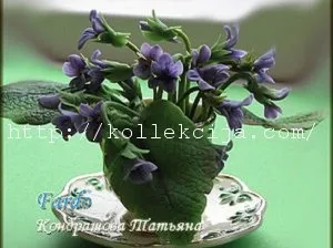 Фіалка з полімерної глини