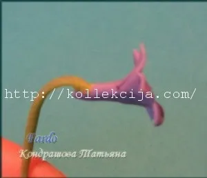Фіалка з полімерної глини