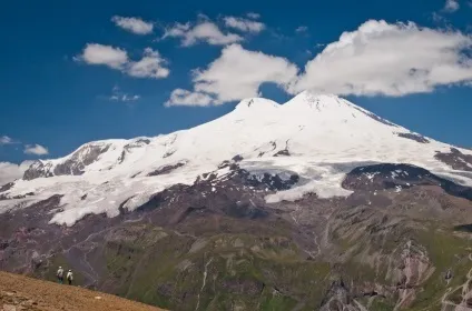 Гора Ельбрус, Україна