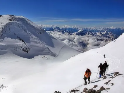 Гора Ельбрус, Україна