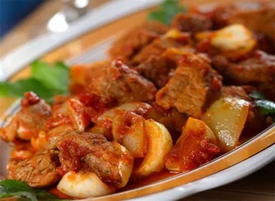 яловичина тушкована