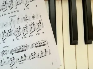 Вивчати музику ніколи не пізно (пізно) Вивчати музику ніколи не пізно