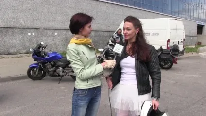 Наречені на мотоциклах прокотилися по Харкову і вразили чоловіків в саме серце (прокотилися) Наречені на мотоциклах прокотилися по Харкову і вразили чоловіків в саме серце