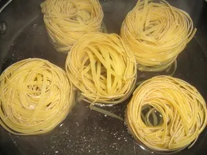 Як готувати гнізда з макаронів з фаршем (макаронів) Як готувати гнізда з макаронів з фаршем