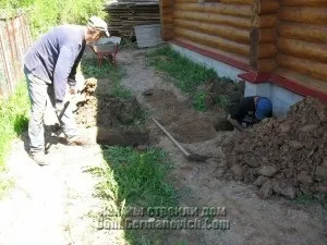 Як ми будували будинок - заводимо в будинок водопровідну трубу (водопровідну) Як ми будували будинок - заводимо в будинок водопровідну трубу