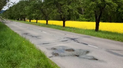 Як отримати з шляховиків гроші за пробите в ямі колесо (чи можна отримати з шляховиків гроші за пробите в ямі колесо) Як отримати з шляховиків гроші за пробите в ямі колесо