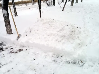 Як побудувати гірку зі снігу