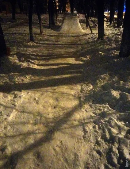 Як побудувати гірку зі снігу