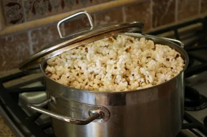 Як посмажити попкорн на сковороді простий рецепт (сковороді) Як посмажити попкорн на сковороді простий рецепт