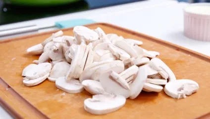 Як приготувати вершковий суп з куркою і грибами (сіллю чорним перцем) Як приготувати вершковий суп з куркою і грибами