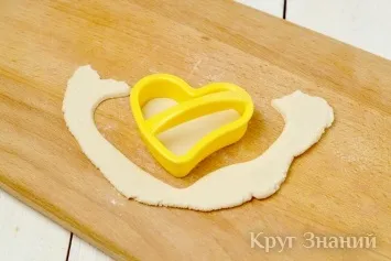Як зробити сувенірні сердечка з солоного тіста - коло знань (насадки кондитерського шприца) Як зробити сувенірні сердечка з солоного тіста - коло знань