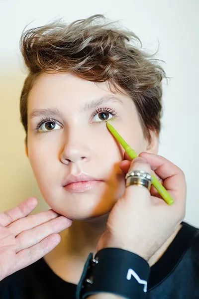 Як зробити модні смоки-айз покроковий урок, beauty insider (insider) Як зробити модні смоки-айз покроковий урок, beauty insider