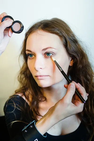 Як зробити модні смоки-айз покроковий урок, beauty insider (mac) Як зробити модні смоки-айз покроковий урок, beauty insider